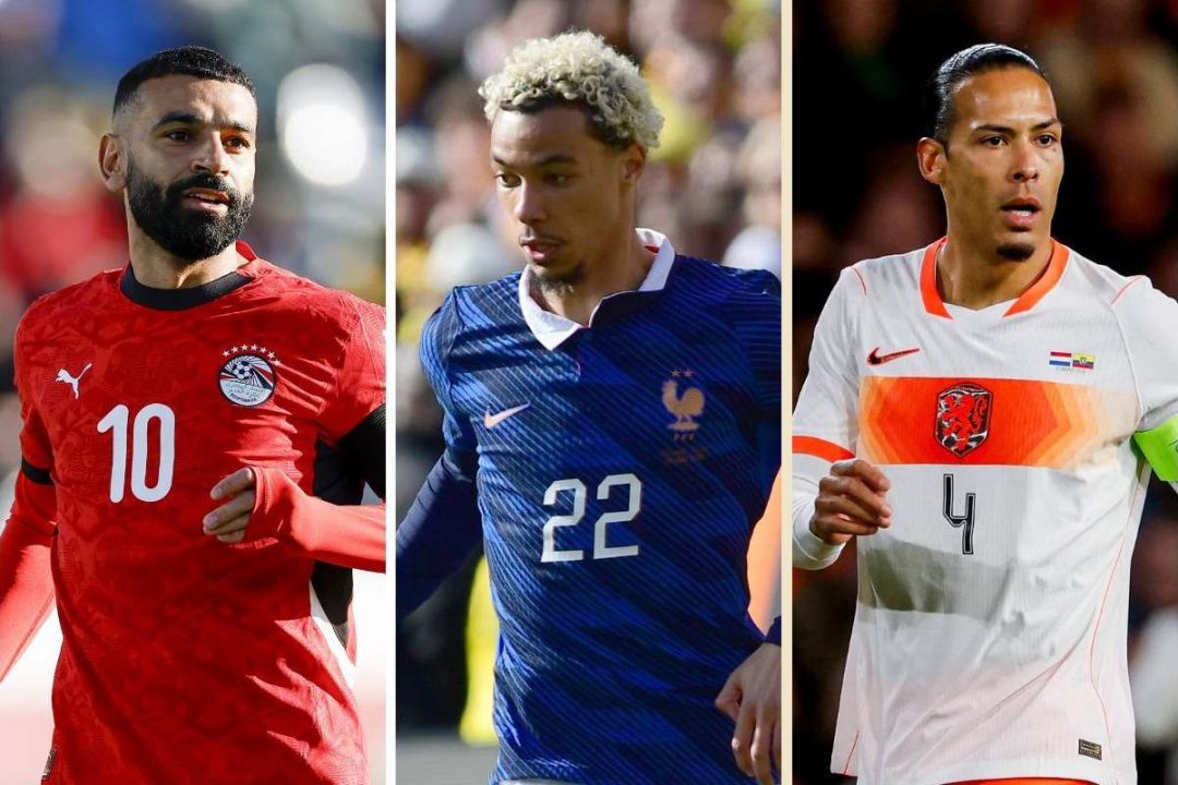 Bintang Liverpool Saling Sikut di Piala Dunia 1 Bintang Liverpool Saling Sikut di Piala Dunia